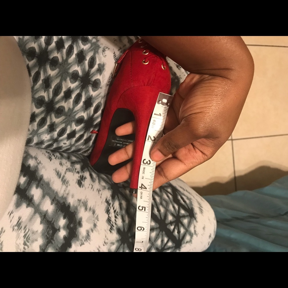 Heels - Picture 2 of 2